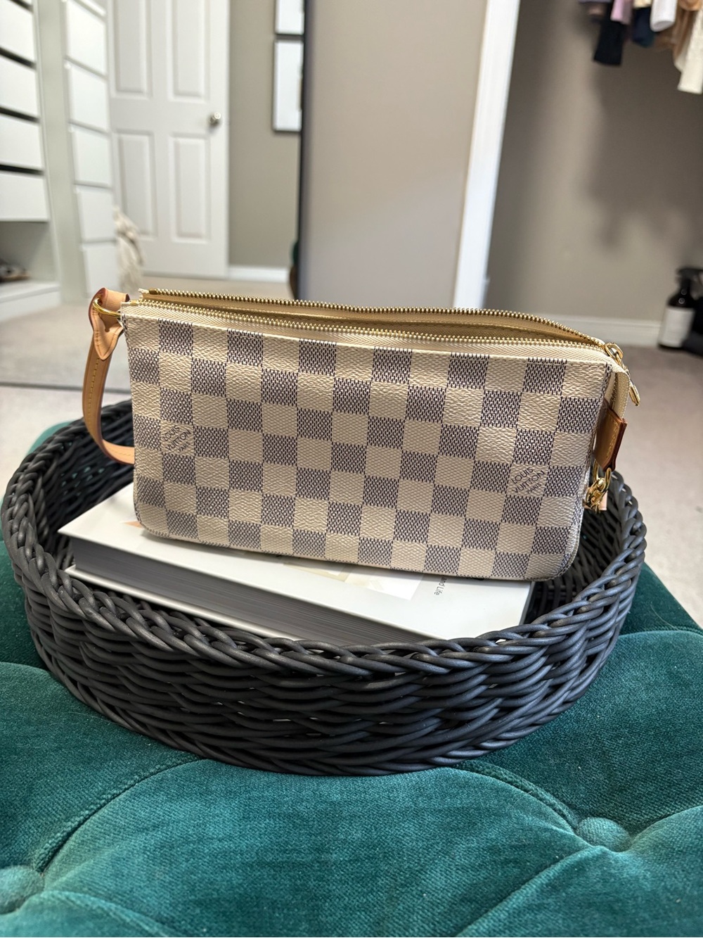 Louis Vuitton Pochette Accessoires